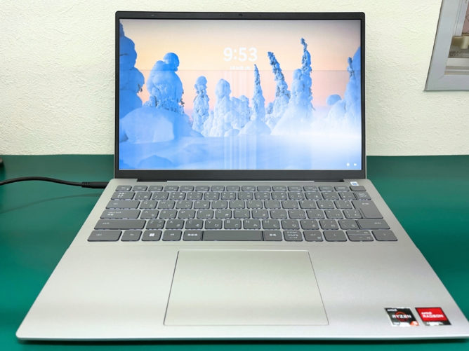 画面に縦の線が入ったDELLのノートパソコン