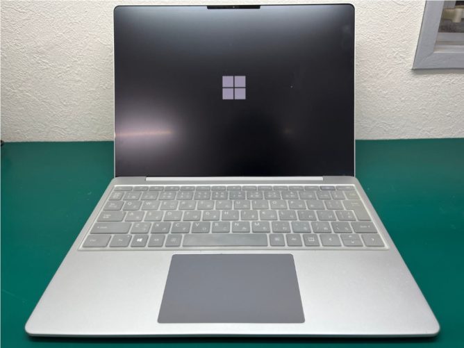 ロゴが表示されたまま起動しないSurface