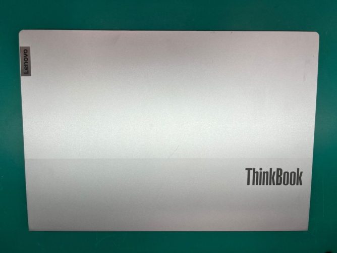 電源が入らなくなったLenovo ThinkBookのノートパソコン